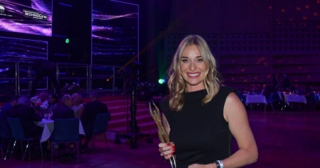 L'ex tennista Barbara Schett si coccola Nole. E Federer...