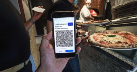 La validità del Green Pass estesa a un anno (e se ne riparla nel 2022)