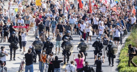 Manifestazione contro le misure anti-covid, denunciati gli organizzatori