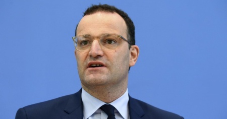 No-vax in quarantena privati dello stipendio: «Non è pressione, è correttezza»