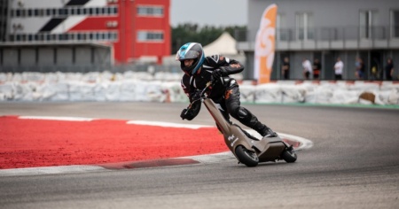 Ycom S1-X, il monopattino da 100 km/h