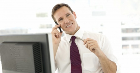 Per non lavorare, chiama sé stesso per risultare "occupato"