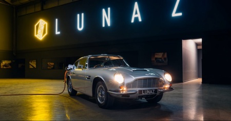 Lunaz ha convertito la Aston Martin DB6