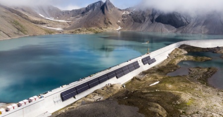 Energia in inverno? «Pannelli fotovoltaici sulle dighe e sui laghetti artificiali»