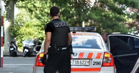 Donna uccisa a colpi di pistola