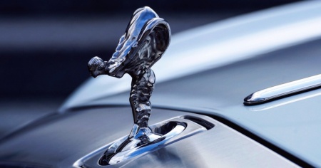 Silent Shadow, Rolls Royce brucia i tempi