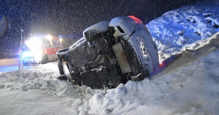 Con le nevicate più intense, anche i primi incidenti