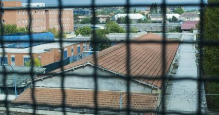 Droga e schede sim nel carcere di Rebibbia, 7 arresti