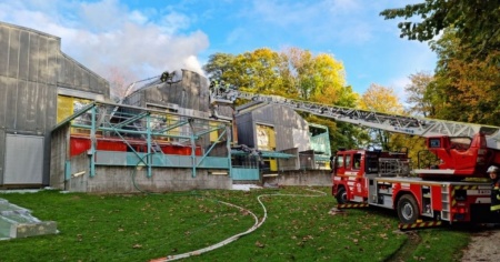 Cinquanta bambini evacuati per un incendio