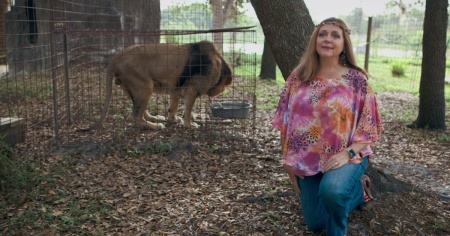 Carole Baskin è in "Tiger King 2", ma senza aver dato l'autorizzazione: scatta la causa contro Netflix