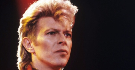 Addio a Mick Rock, ha immortalato i volti di David Bowie e dei Queen