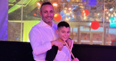 Al concerto di Natale un bimbo di 9 anni sul palco