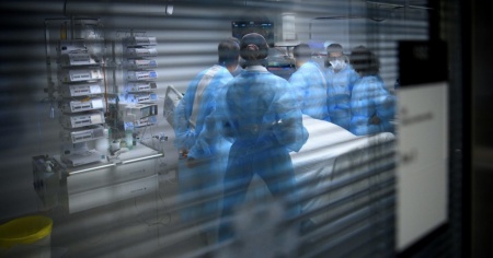 Altri 11'451 contagi e 15 decessi in Svizzera
