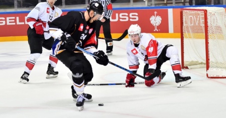 I Dragoni abbracciano Juuso Vainio