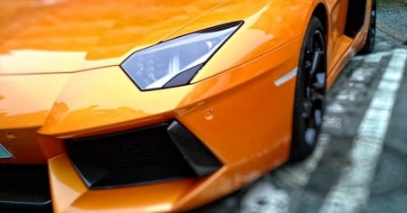 Lamborghini, un suv la prima elettrica?