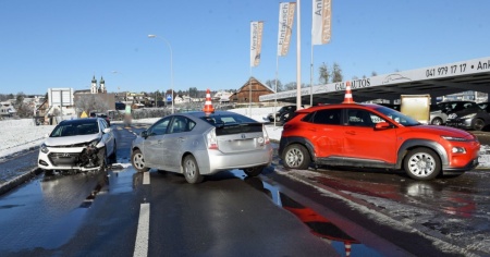 Scontro a tre vicino a Lucerna, un ferito