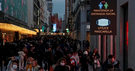 In Spagna torna l'obbligo di mascherina all'aperto