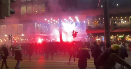 Supporter del Basilea a Berna: attimi concitati, accesi petardi e fumogeni