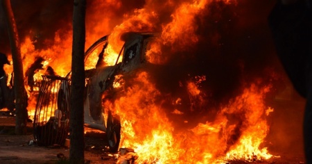 Non è vero che le elettriche prendono fuoco più facilmente