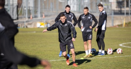 I bianconeri affrontano i renani nel primo test del 2022