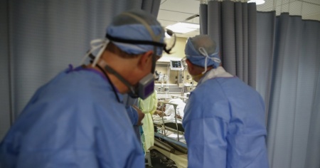Pazienti Covid "reali"? Il cambio di strategia di alcuni Stati americani