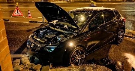 Va a sbattere dopo aver perso il controllo del suo veicolo