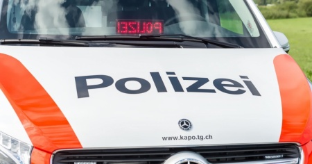 Auto si schianta contro un muro: la causa è un problema medico del conducente