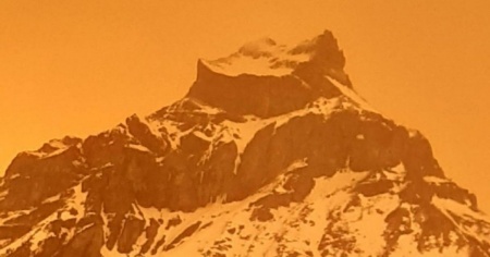 Perché il cielo è così giallo?