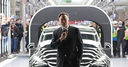 Elon Musk: «Putin è più ricco di me»