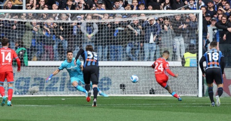 Crolla l’Atalanta, il Napoli sogna