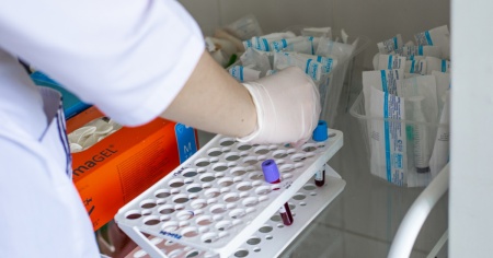 Covid, meno ricoveri e nessuna vittima