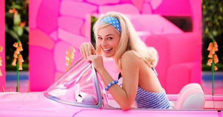 La prima foto di Margot Robbie sul set di “Barbie”