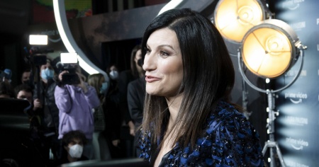 Laura Pausini sorprende due fan a fare sesso durante la diretta Instagram