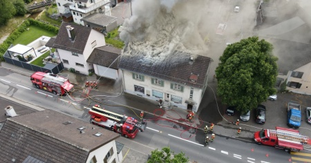 Grosso incendio in un condominio di Müllheim