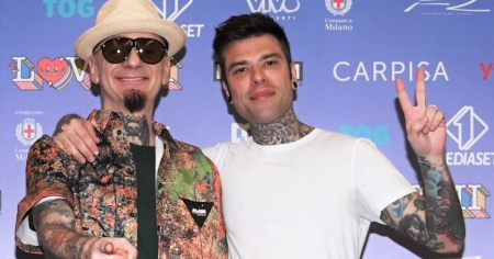 Dal tumore alla pace con J-Ax, Fedez tira fuori tutto