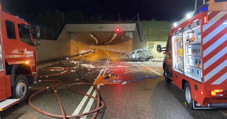 Schianto fatale contro il portale della galleria