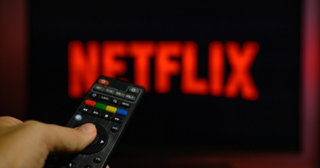 Tempi bui per Netflix: il colosso dello streaming costretto a tagliare 150 impieghi