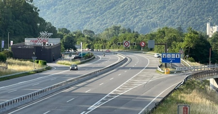 Auto contro moto, grave incidente sull'A2