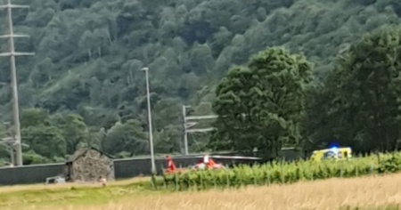 Scooterista cade rovinosamente a terra e si ferisce