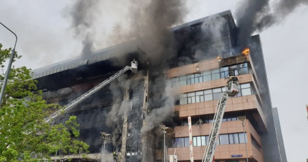 Il Grand Setun Plaza di Mosca è in fiamme