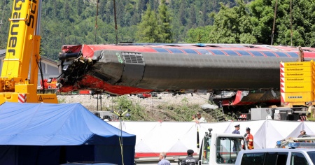 Salgono a 5 le vittime per il treno deragliato in Germania