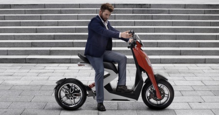 Zapp i300, l’e-scooter dallo scatto fulmineo