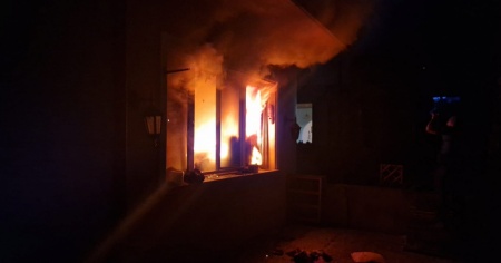 Fiamme in casa, 55enne in ospedale