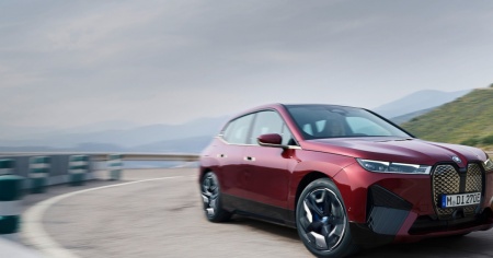 Una batteria da 1.000 km per la BMW iX