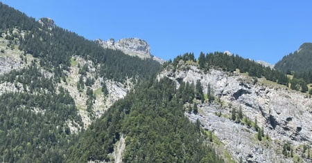 Salto fatale dai monti bernesi per un base jumper 34enne