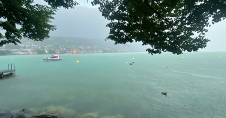 Ritrovata senza vita nel lago di Zugo