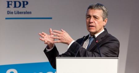 Energia, Cassis respinge le critiche: «La Svizzera è sulla strada giusta»