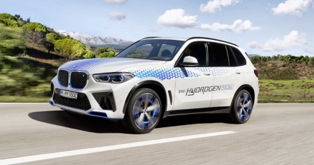 BMW punta sul fuel cell con la iX5 Hydrogen