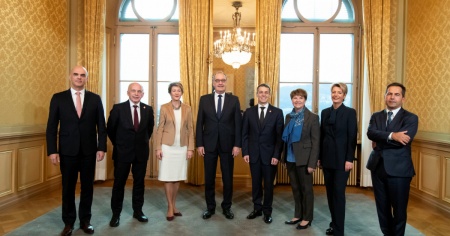 Il governo sbarca su "Insta"