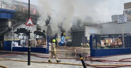 Londra, fiamme nella zona del London Bridge